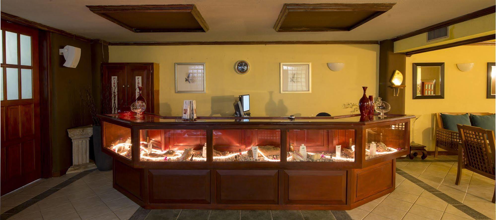 Le Grand Courlan Spa Resort Adults Only Black Rock Екстер'єр фото